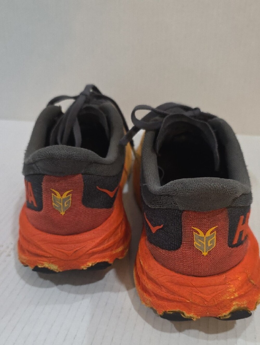Hoka SpeedGoat 5 Men's Dark Gray Running Shoes with Orange and Yellow Size 10.5 - Picture 7 of 11